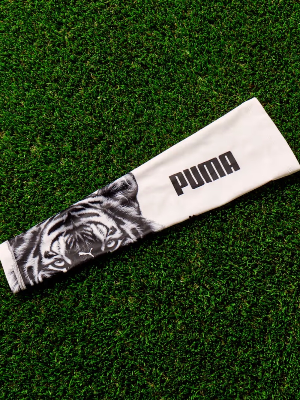 Soccer Christian Pulisic Arm Sleeve, Puma White and Black Tiger Graphic NEW